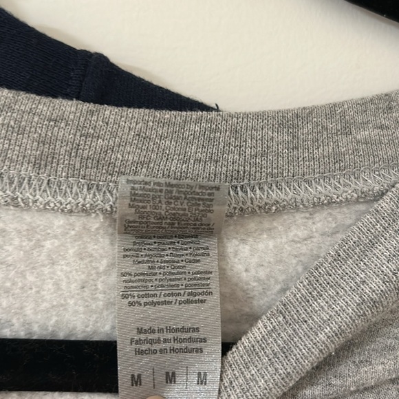 Crew necks - Picture 7 of 7
